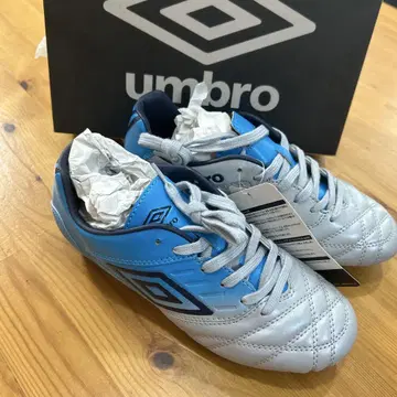 umbro 스파이크 22.0cm 미사용 새상품