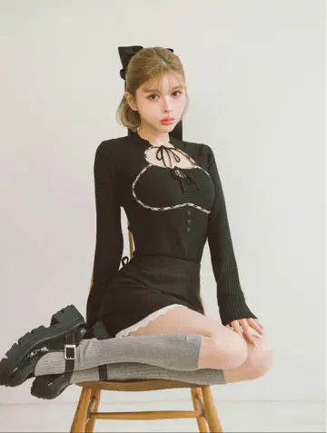 Darich 프론트 오픈 리브 니트탑 BLK