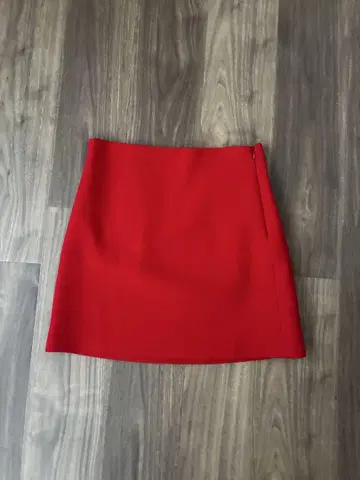 ZARA 빨간색 타이트 스커트