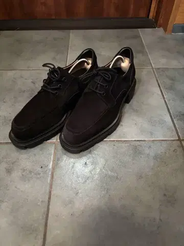 Christian Louboutin 스웨이드 가죽 신발 블랙