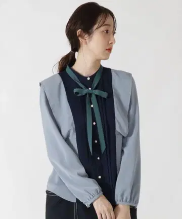 레이디 아젤 바이컬러 보타이 블라우스 미사용품