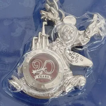 디즈니랜드 20주년 미키 실버 키링 시계