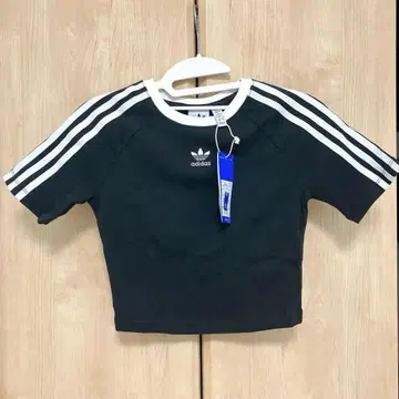 adidas 크롭 T셔츠 블랙