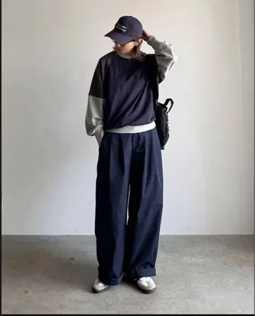 ARULLE/smooth chino wide pants