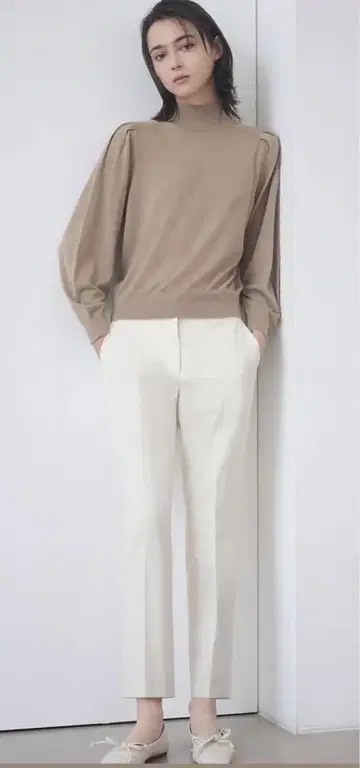띠어리 럭스 2024 벌룬 슬리브 모크넥 미사용 40 31,000원