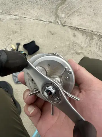 SHIMANO CALCUTTA CONQUEST 200DC