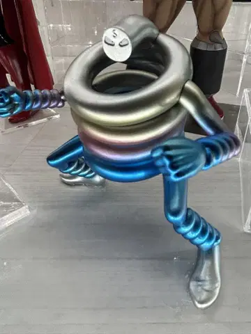 메탈릭 피규어
