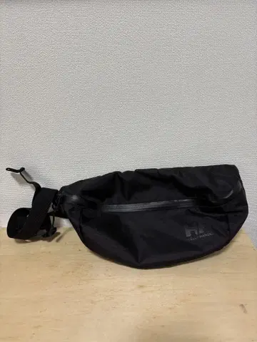 블랙 나일론 바디백