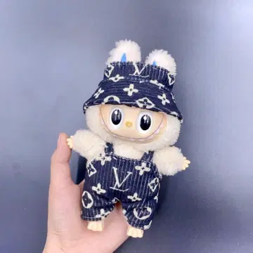 labubu 봉제 인형 LV 로고 의상