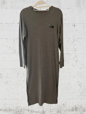 새상품급 더 노스 페이스 롱 슬리브 플라워 로고 원피스 긴팔 S
