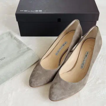 [ 새상품급 ] PELLICO 하이힐 펌프스 베이지 스웨이드 22.5cm