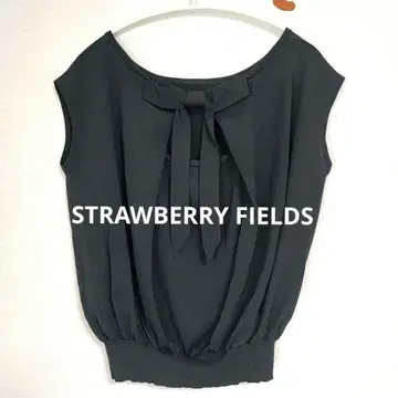 STRAWBERRY FIELDS 리본 포함 블랙 슬리브리스 상의