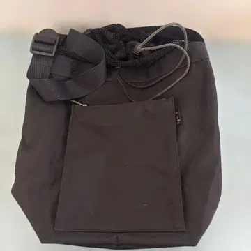 agnis b. 에네스베 블랙 숄더백