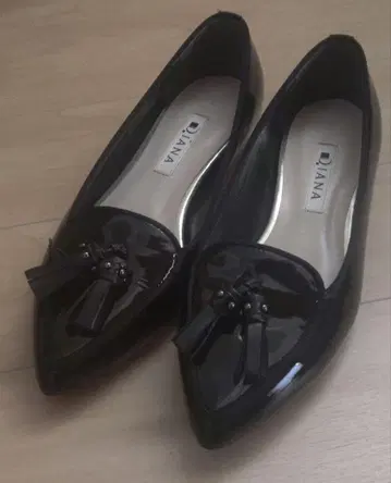 DIANA 블랙 플랫슈즈 사이즈 22.5
