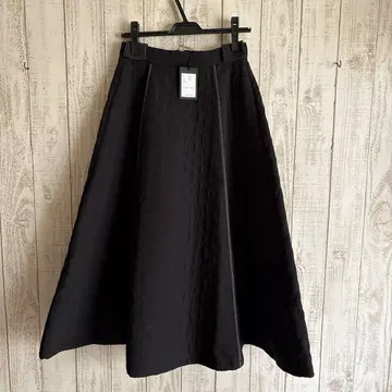 새상품 aga 스콧 클럽 퀼팅 롱 스커트
