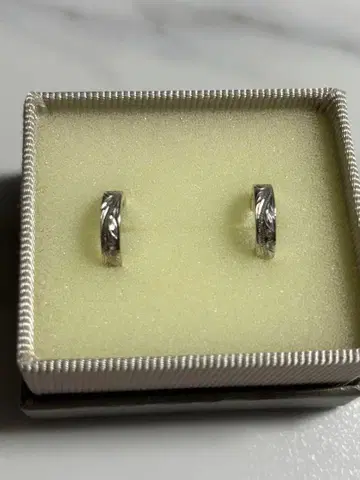 k14wg 하와이안 후프 귀걸이 엘레강트 조각