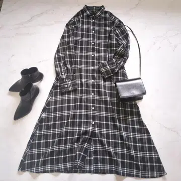 스픽 앤 스팬 타탄 체크 셔츠 원피스 플레어 모노톤 블랙