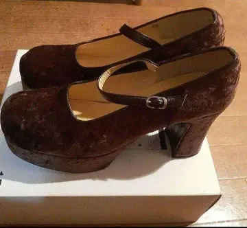 새상품급 피오루치 와이드 힐 통굽 펌프스 24cm