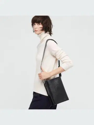 UNIQLO +J 블랙 가죽 숄더백 질 샌더