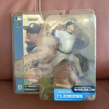 McFarlane Toys Roger Clemens 피규어