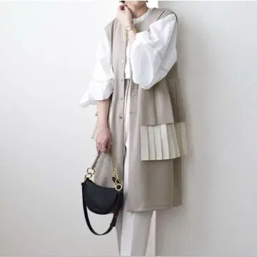 베이지 플리츠 디자인 베스트