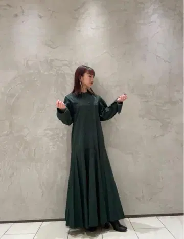 UN3D. 백 개더 셔츠 원피스