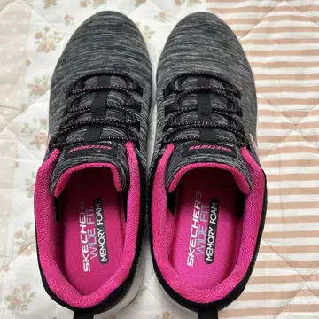 SKECHERS Memory Foam 스니커즈 블랙/핑크