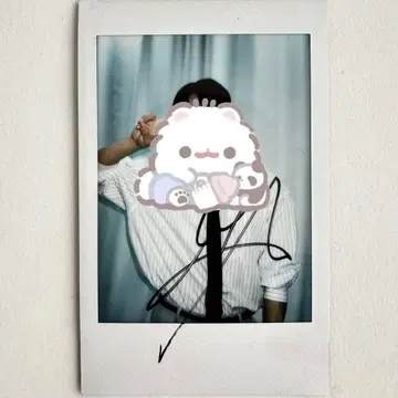 WEi 준 6집 폴라로이드