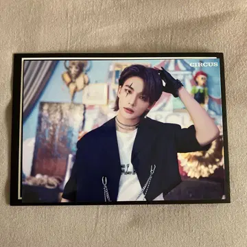 straykids circus 랜티큘러 현진
