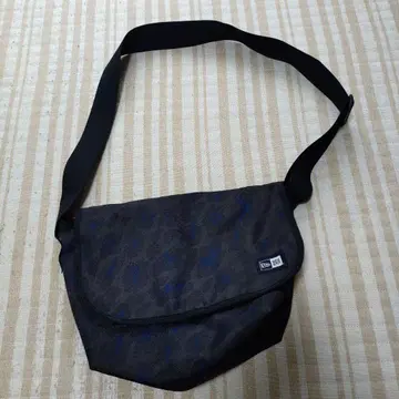 NEW ERA 카모플라쥬 숄더백