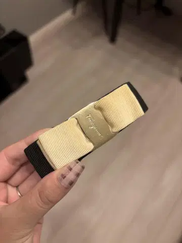 페라가모 머리핀 FERRAGAMO