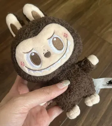 POPMART Labubu 스트랩 해외 낙원 한정판 브라운