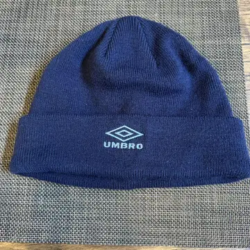 UMBRO 네이비 니트 모자