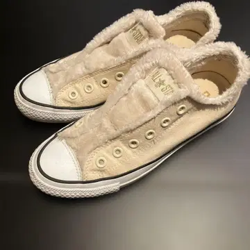 ALL STAR 퍼 달린 슬립온 스니커즈 베이지