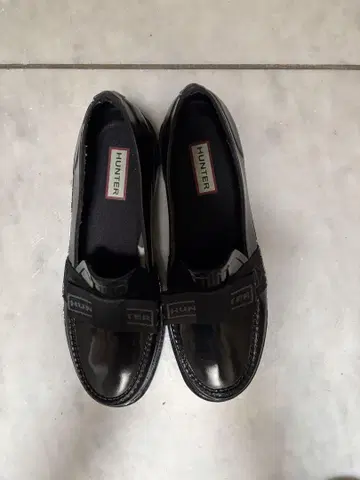 HUNTER 블랙 로퍼