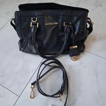 MICHAEL KORS 블랙 가죽 숄더백