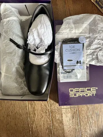 블랙 스트랩 펌프스 250 EE Office support