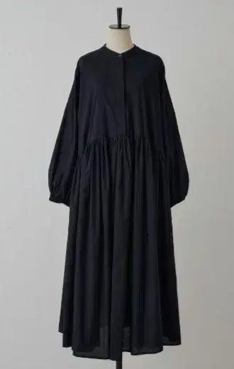 BEARDSLEY 캐더 원피스 다크 네이비