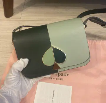 Kate spade 니콜라 바이컬러 스몰 플랩 숄더 새상품급