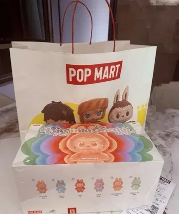 POP MART Big into Energy 비니 캐릭터