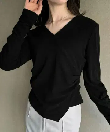 JUNOAH [ 블랙 ] 기모 카슈쿨 드레이프 티셔츠