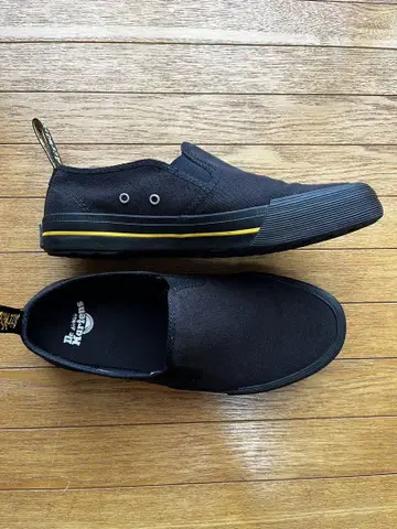 닥터마틴 슬립온 블랙 UK5 24cm Dr.Martens