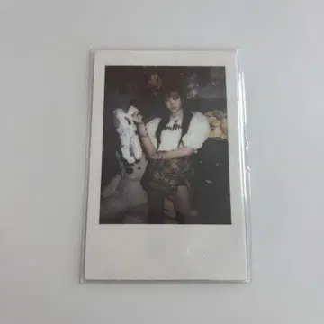 Giselle 폴라로이드 사진