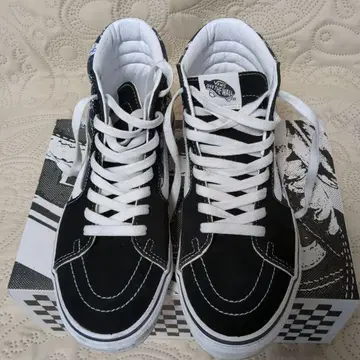 Vans 블랙 하이컷 스니커즈