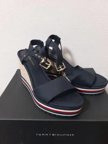 TOMMY HILFIGER 네이비 샌들 (미사용품)