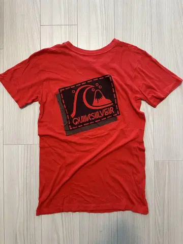 Quiksilver 레드 T셔츠 M 사이즈