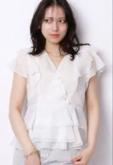 새상품 Mystrada 시어 프릴 페플럼 블라우스 화이트 라메 38 택