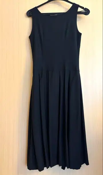 Theory luxe / 띠어리 블랙 슬리브리스 원피스