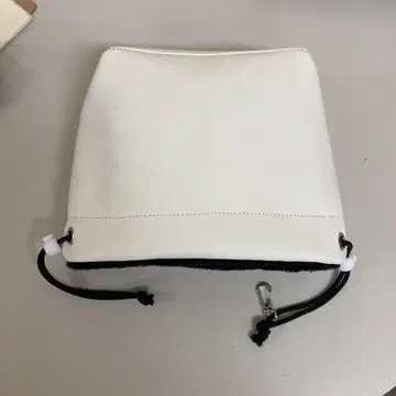 일본산 슈링크 가죽을 사용한 아이언 커버 화이트