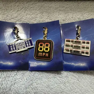 극단 사계절 백 투 더 퓨처 참